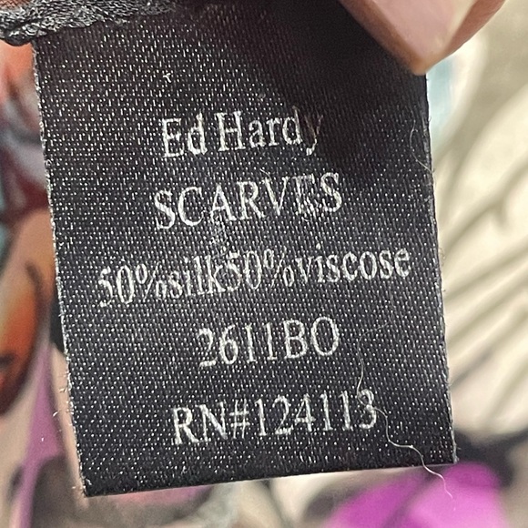 Ed Hardy scarf - Picture 8 of 11